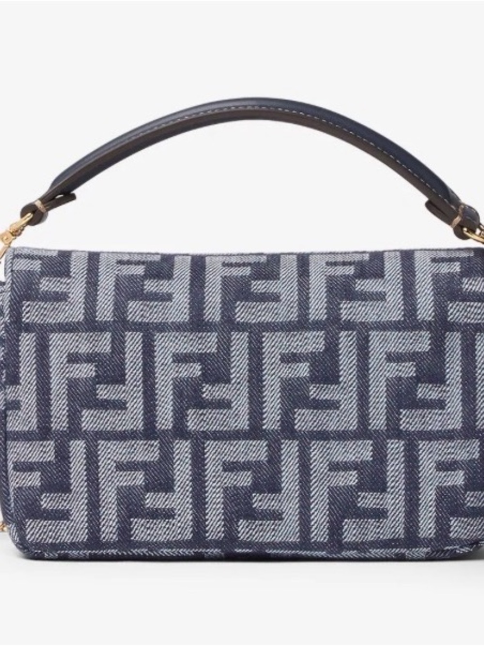 Fendi Baguette Mini
Dark blue denim-effect FF jacquard bag - Picture 3 of 12